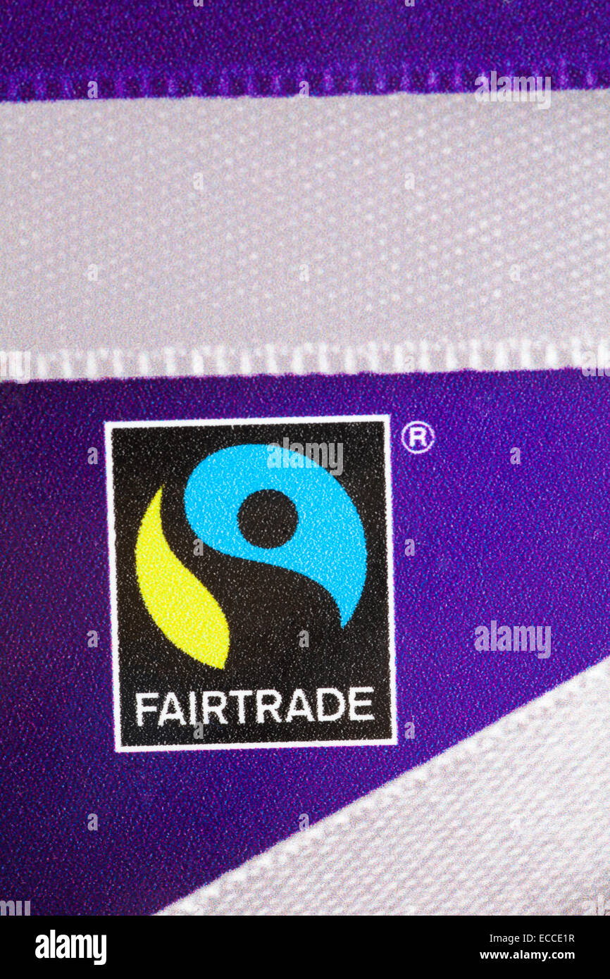 Fairtrade logo sulla barra di cioccolato Cadbury Fairtrade - simbolo del logo del commercio equo e solidale Foto Stock
