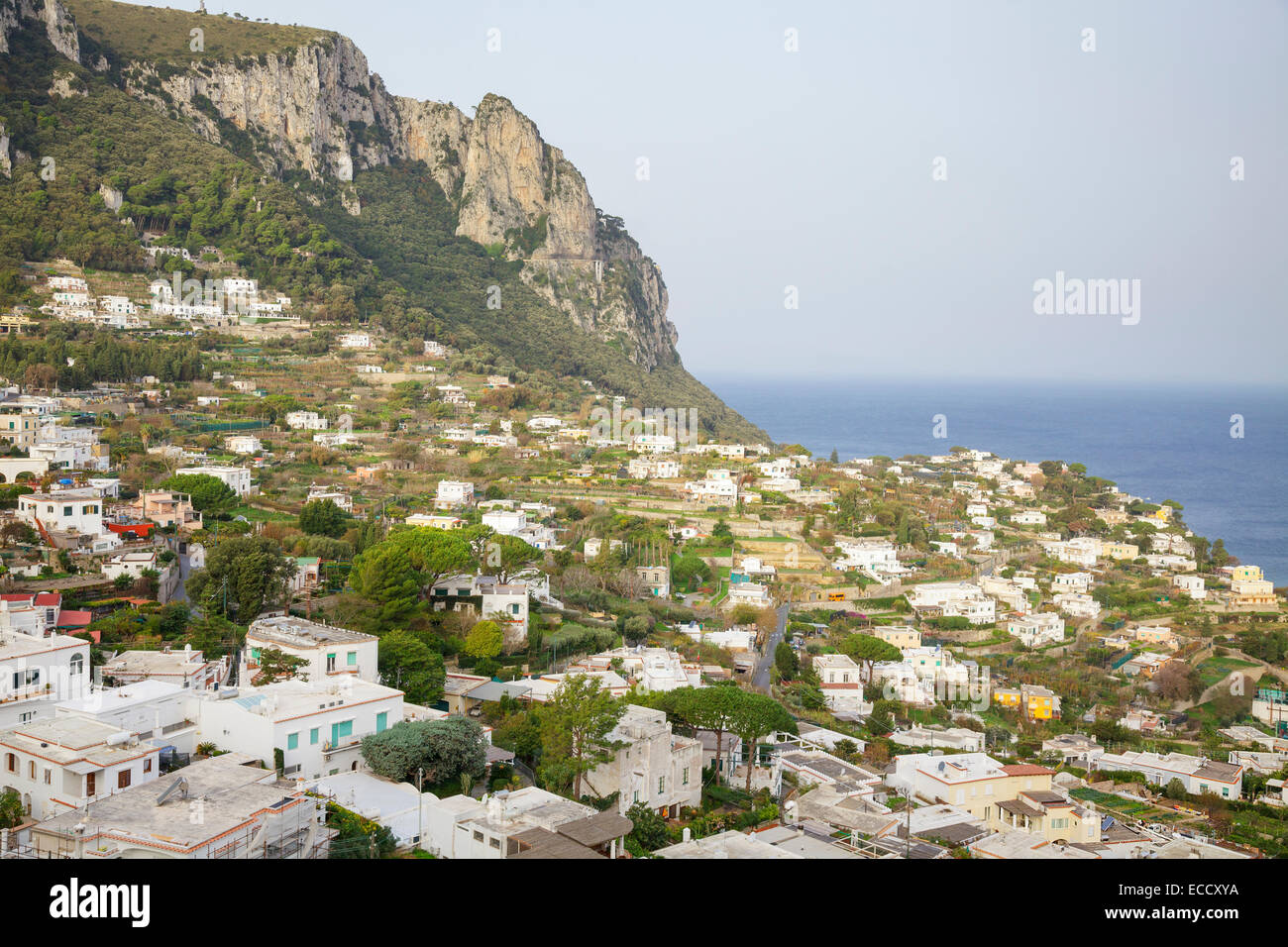 Vew su Capri con il Monte Solaro, Capri, Campania, Italia Foto Stock