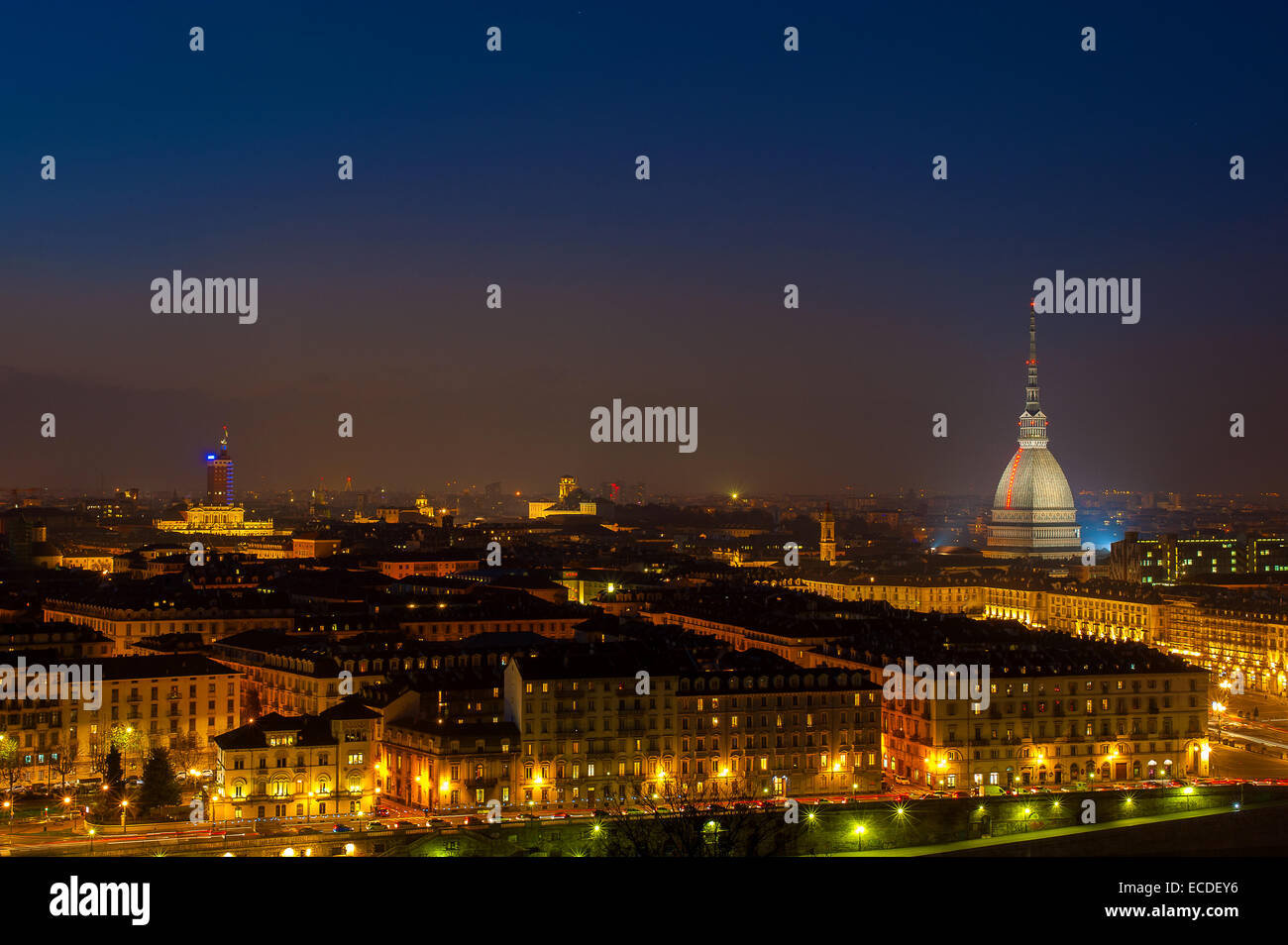 Italia Piemonte Torino vista sulla città e la Mole Antonelliana Fron il Monte dei Cappuccini Foto Stock