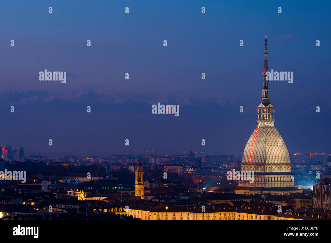 Italia Piemonte Torino vista sulla città e la Mole Antonelliana Fron il Monte dei Cappuccini Foto Stock