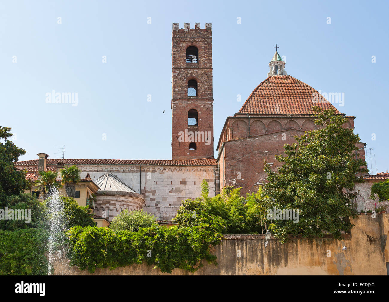 San Giovanni torre e Reparata chiesa di Lucca, Toscana, Italia. Foto Stock