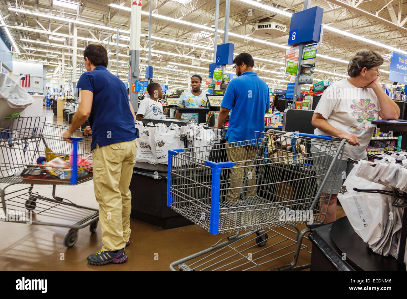Springfield Illinois,Walmart,interior Inside,shopping shopper shopper shopping negozi mercati di mercato di vendita di mercato, negozi al dettaglio busine Foto Stock
