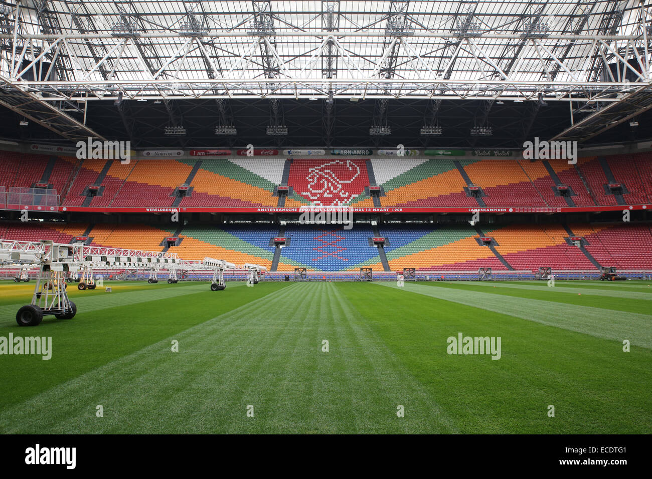 All'interno di Amsterdam Arena Soccer Stadium vuoto nessuno Foto Stock