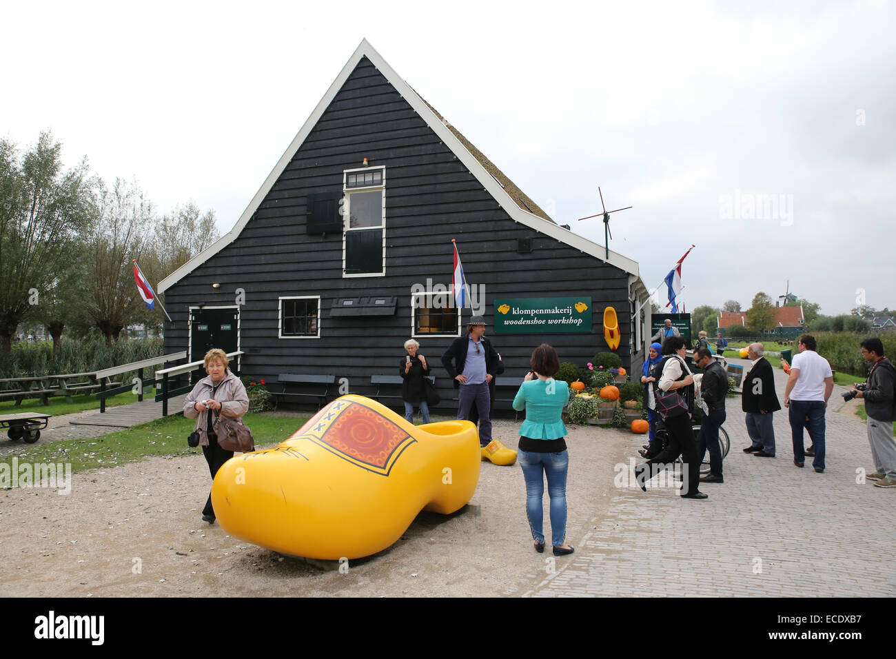Il turista olandese intasare in legno workshop per cassoncino di pulizia Foto Stock