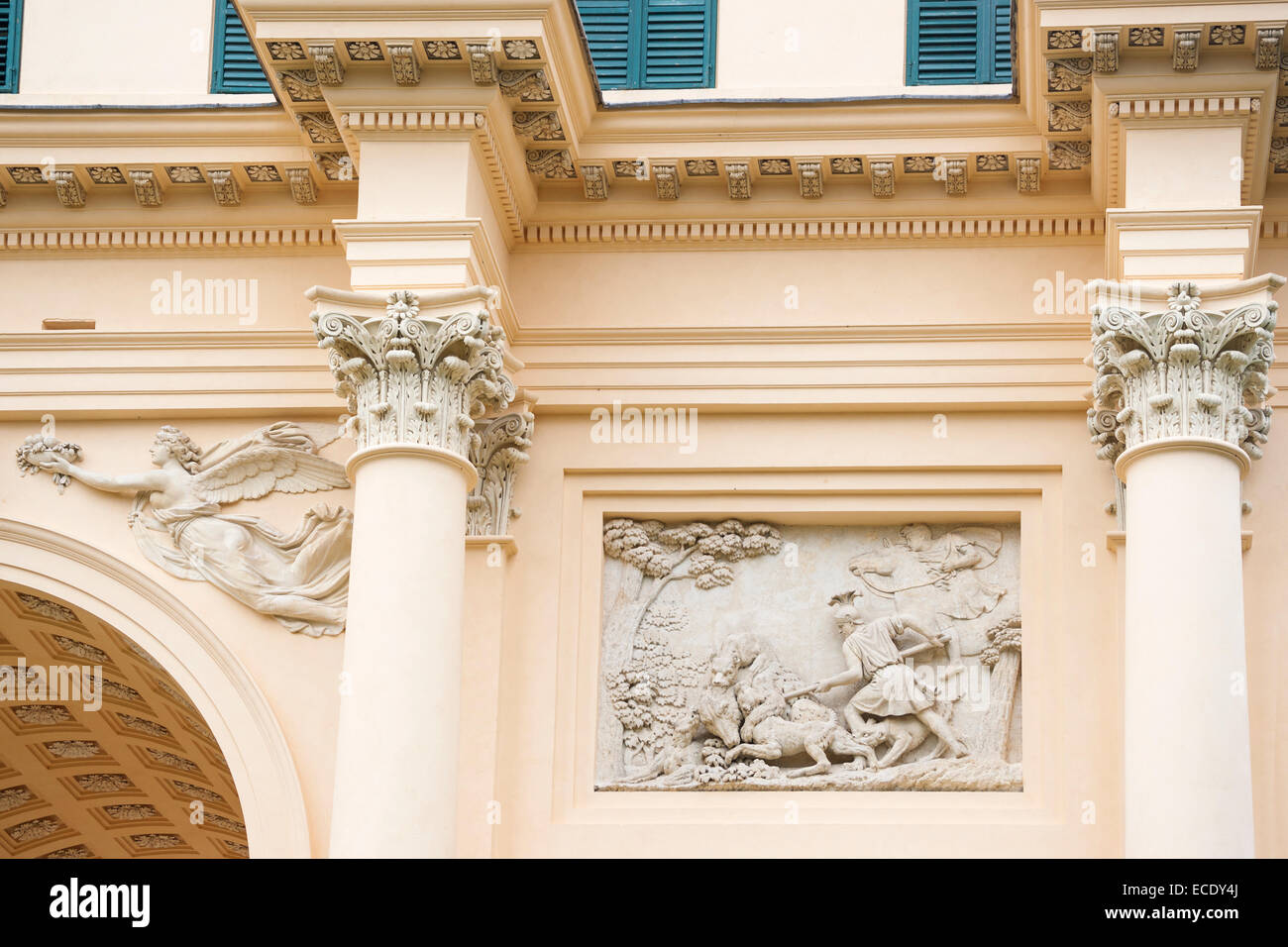 Motivo di caccia decorazioni sui Rendez-vous, il Tempio di Diana, classic hunting lodge completata nel 1812, Lednice-Valtice Foto Stock