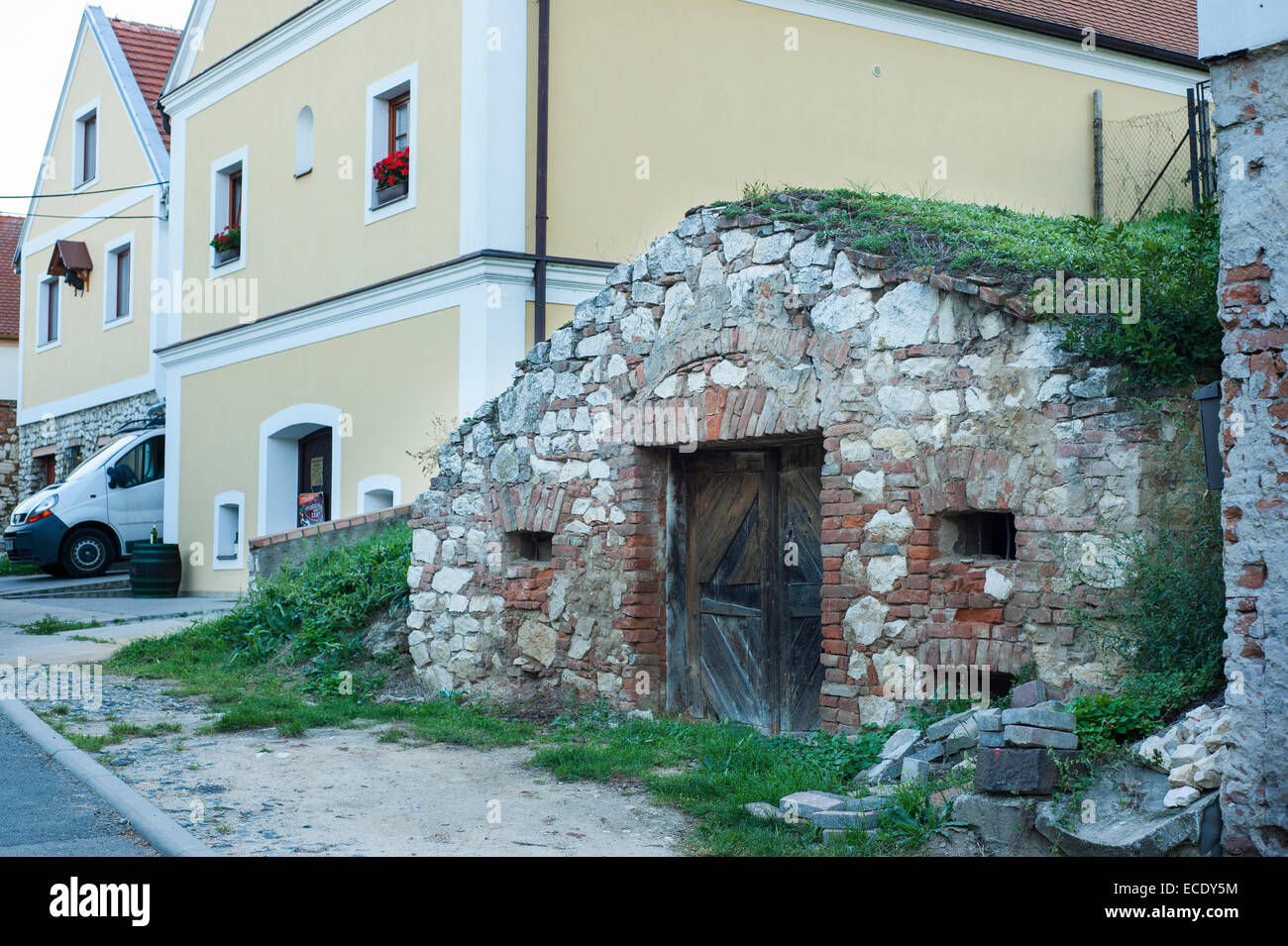 Case di vino nel piccolo villaggio di Pavlov, Moravia del sud, ceco Foto Stock
