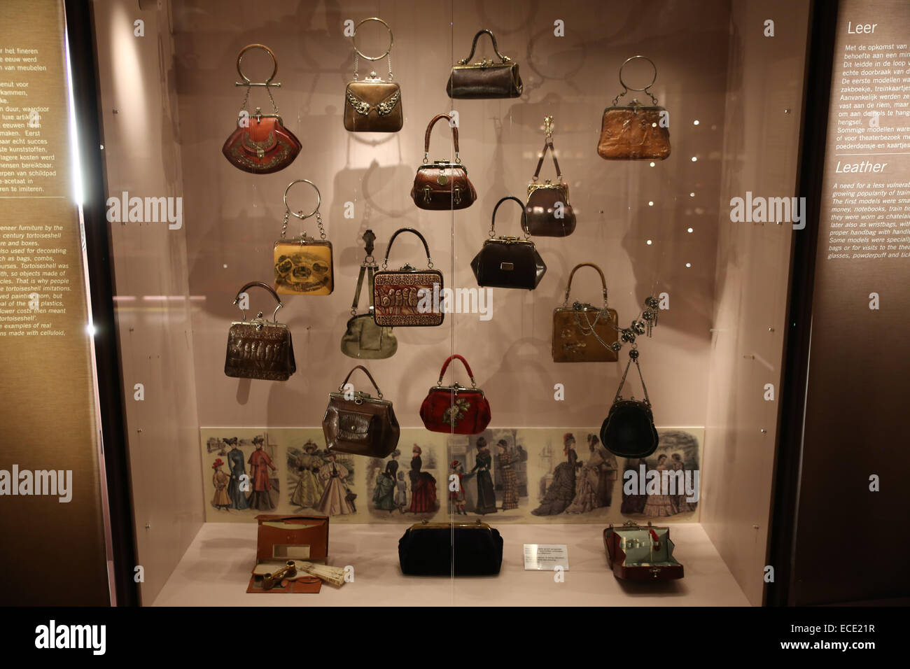 Treno vintage borse da viaggio in pelle museum display borsa di Amsterdam museo borsellino Foto Stock