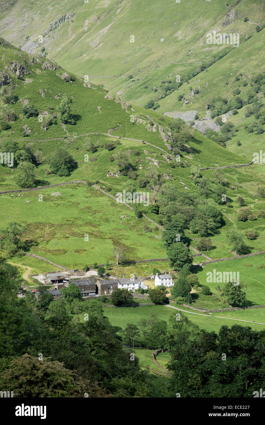 Troutbeck Park Farm costruzione di sedersi all'estremità meridionale della linguetta a Troutbeck vicino a Windermere nel Lake District inglese. Foto Stock