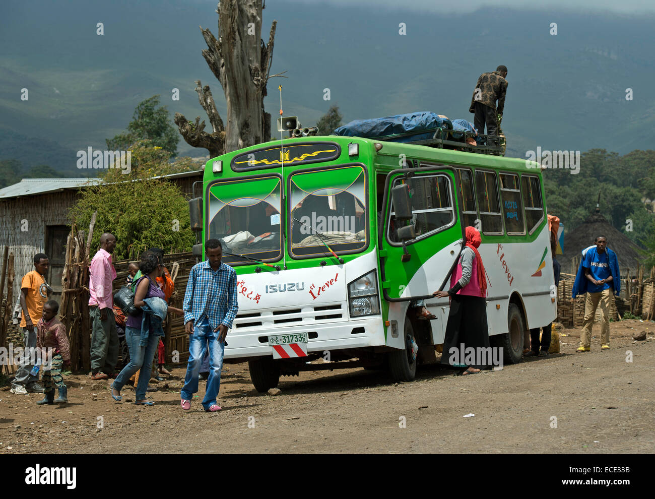 Fermata bus, Rira village, montagne di balle, Oromiya, Etiopia Foto Stock
