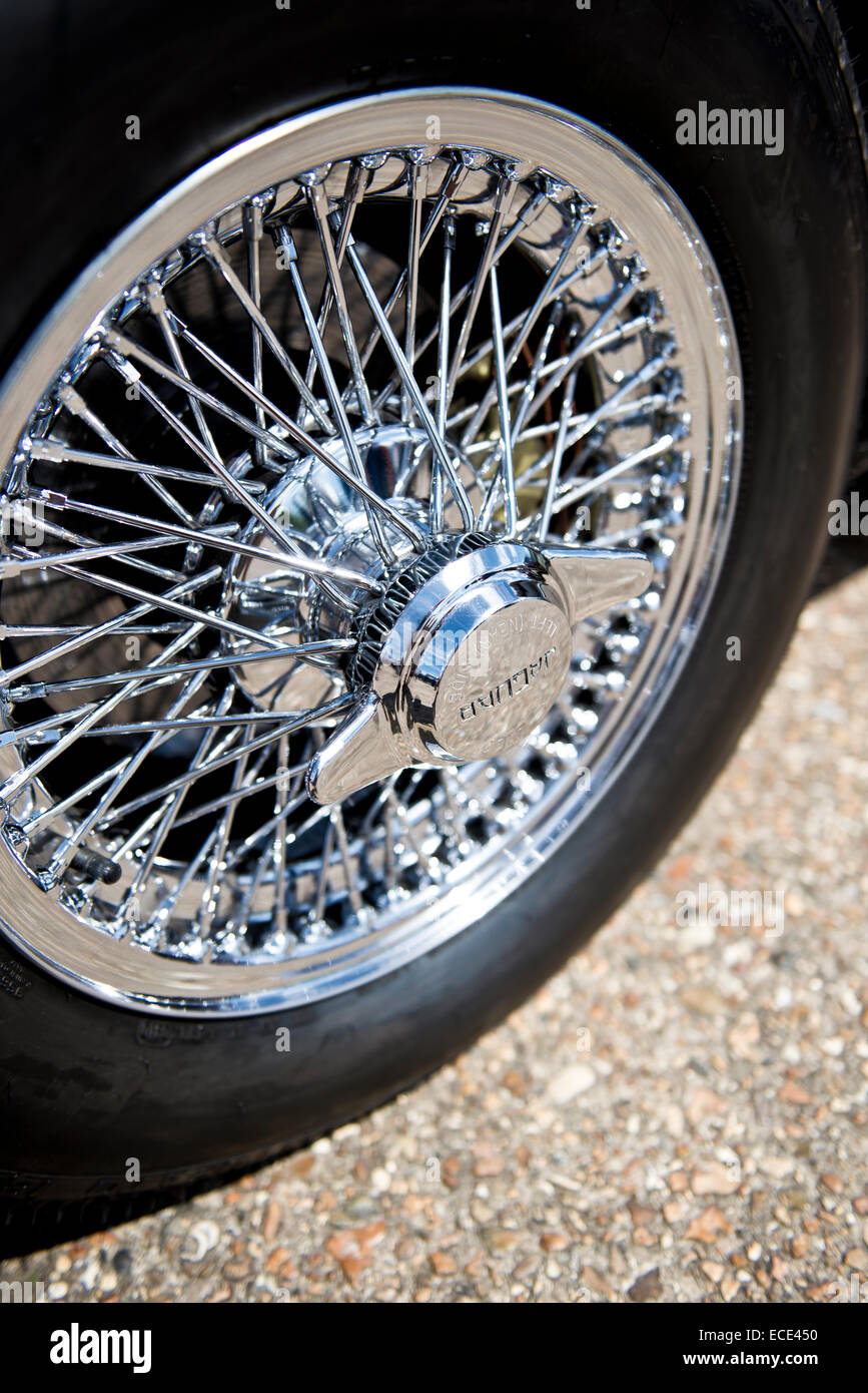 Classic Jaguar filo ruota, chrome Foto Stock