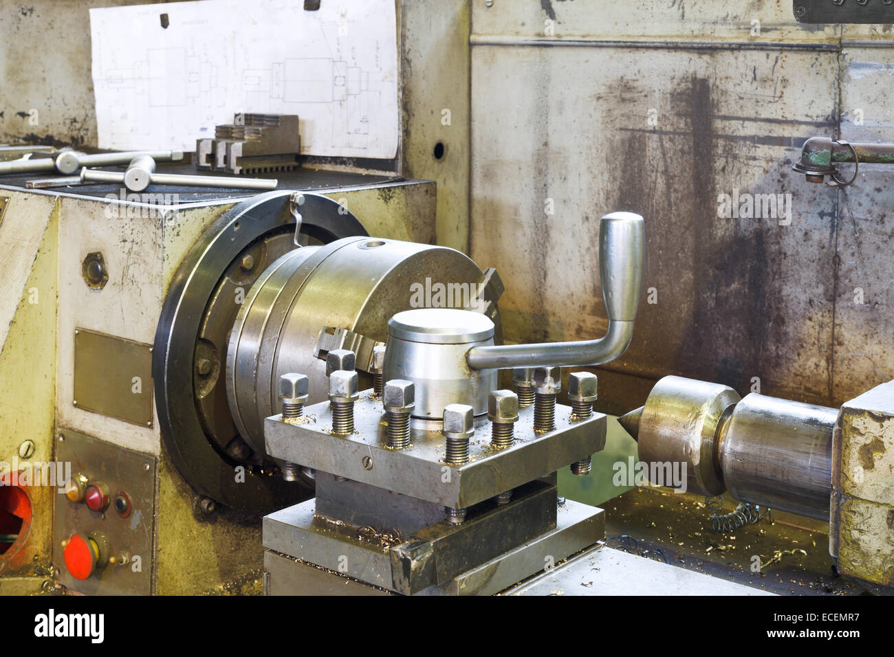 Mandrini del tornio di metallo la macchina in officina di tornitura Foto Stock