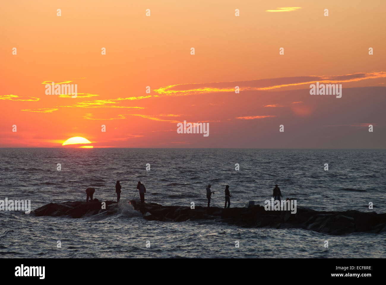 I pescatori su Connecticut litorale Foto Stock