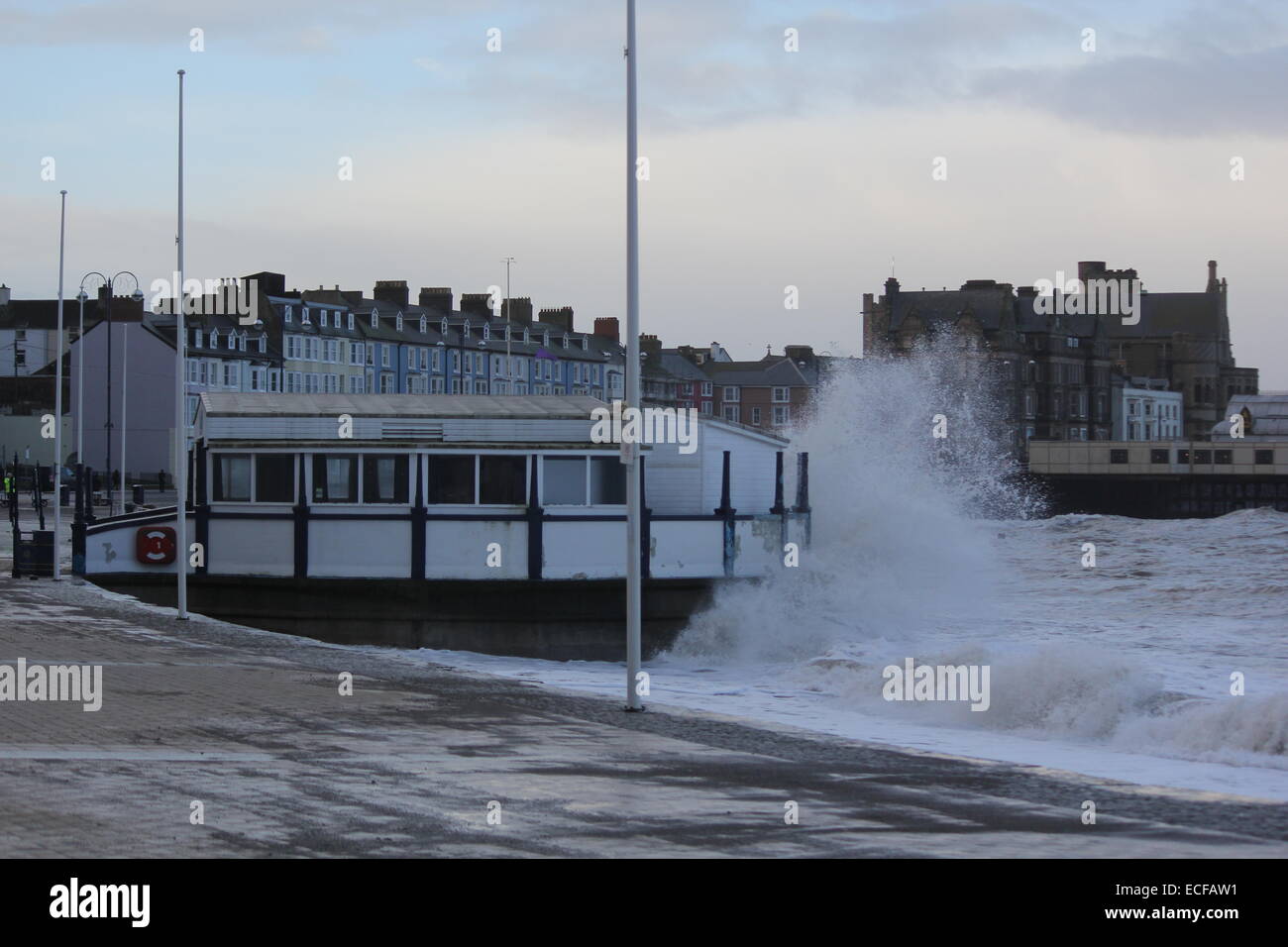 Inverno severo gales continuare a pastella Aberystwyth sulla costa occidentale del Galles REGNO UNITO Foto Stock