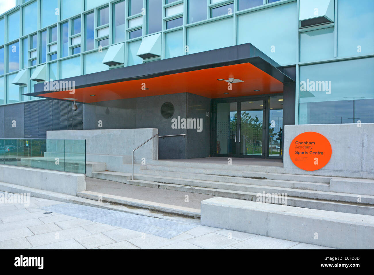 Chobham Academy Sports Center situato nell'Olympic East Village di Newham, all'interno di edifici originariamente utilizzati per le Olimpiadi di Londra del 2012 nel Regno Unito Foto Stock