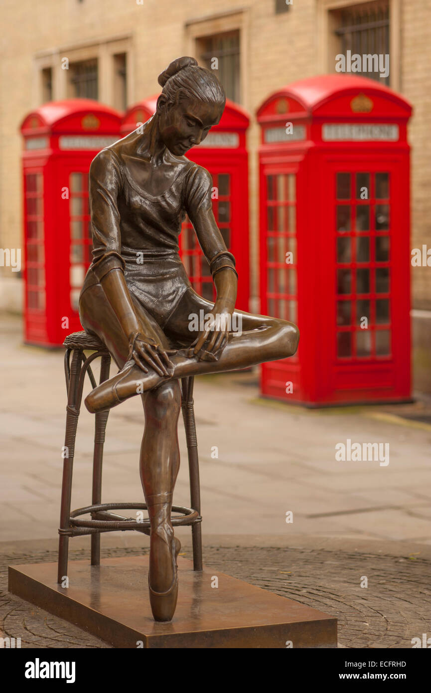 Statua della ballerina in Drury Lane Londra Foto Stock
