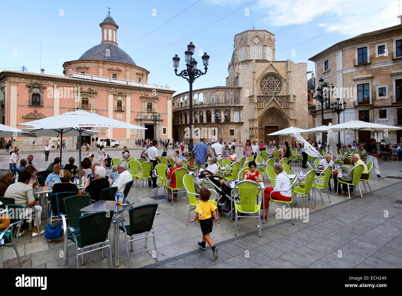 Street café, Plaza de la Virgen Square, Valencia, Spagna Foto Stock