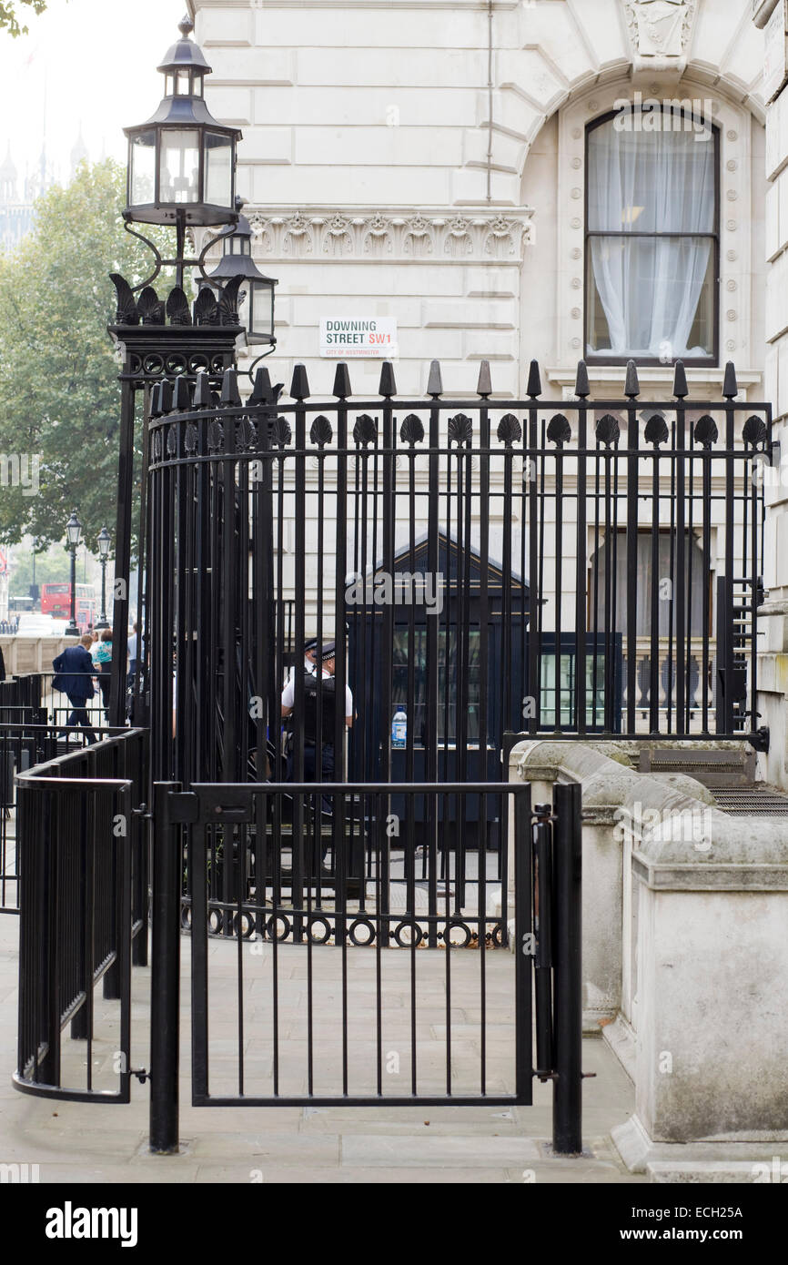 Porte a 10 Downing Street City of Westminster London Inghilterra England Foto Stock