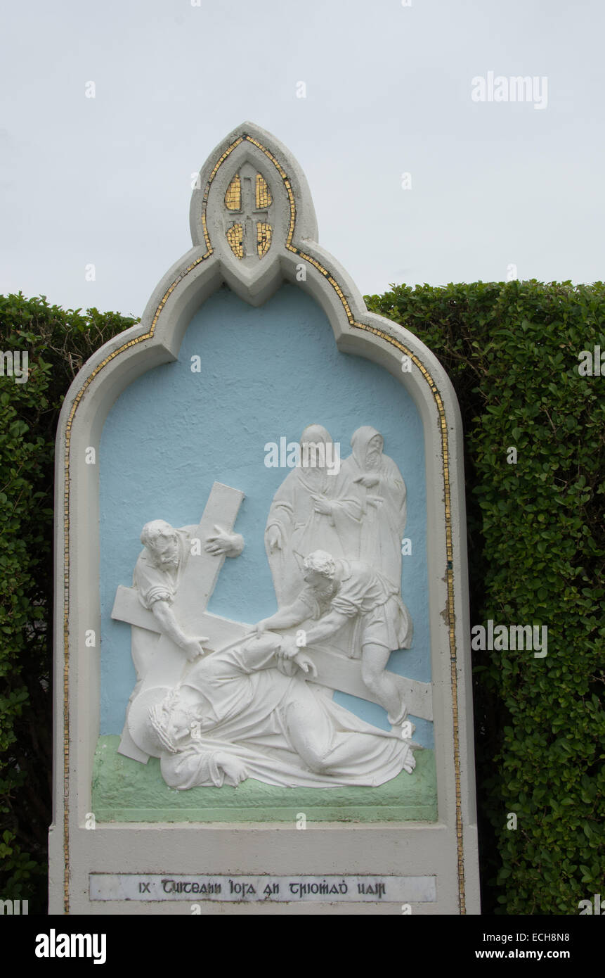 EIRE; MAYO; KNOCK; santuario; rilievo 9TH STAZIONE DELLA CROCE Foto Stock