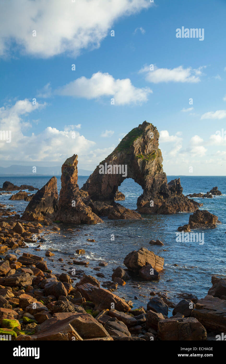 Luce della Sera sulle formazioni rocciose della testa Crohy, County Donegal, Irlanda. Foto Stock