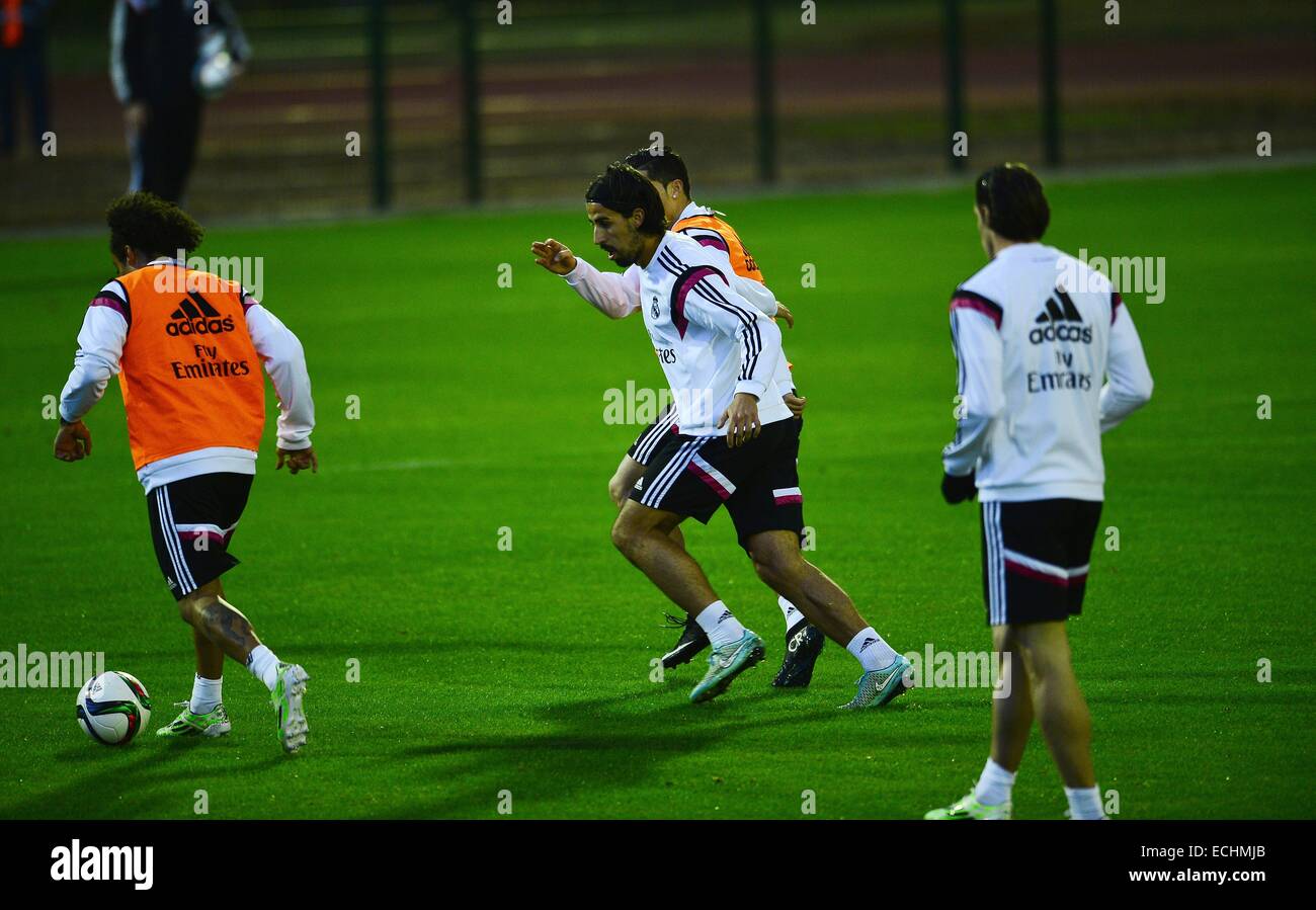 Rabat, Marocco. 15 dic 2014. Real Madrid centrocampo KHEDIRA (C) durante la sessione di formazione a COMPLEX SPORTIF Moulay Hassan a Rabat. Credito: Marcio Machado/ZUMA filo/Alamy Live News Foto Stock