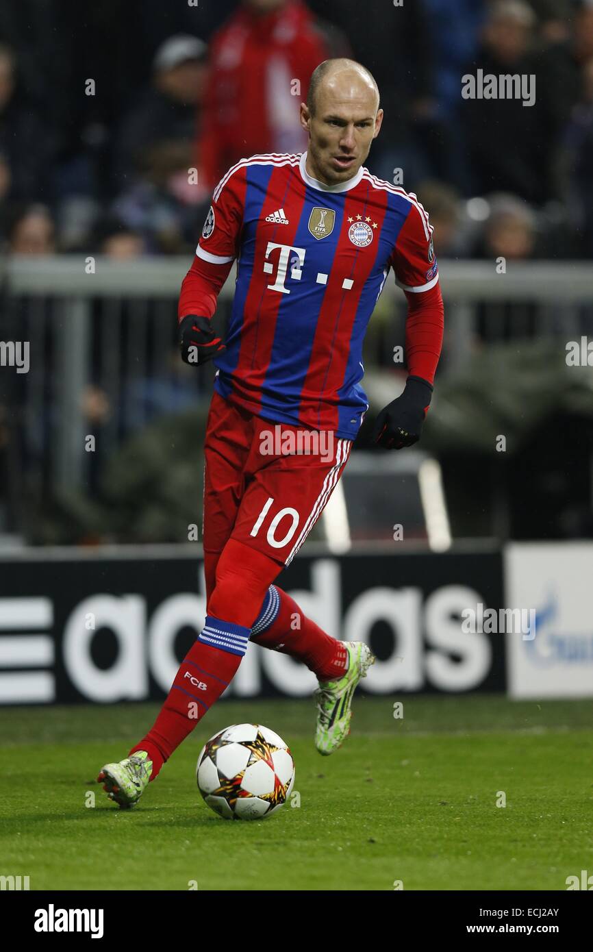 Monaco di Baviera, Germania. Decimo Dec, 2014. Arjen Robben (Bayern) Calcio/Calcetto : UEFA Champions League Gruppo E match tra FC Bayern Munchen 3-0 PFC CSKA Moskva al Alianz Arena di Monaco di Baviera, Germania . © Mutsu Kawamori/AFLO/Alamy Live News Foto Stock