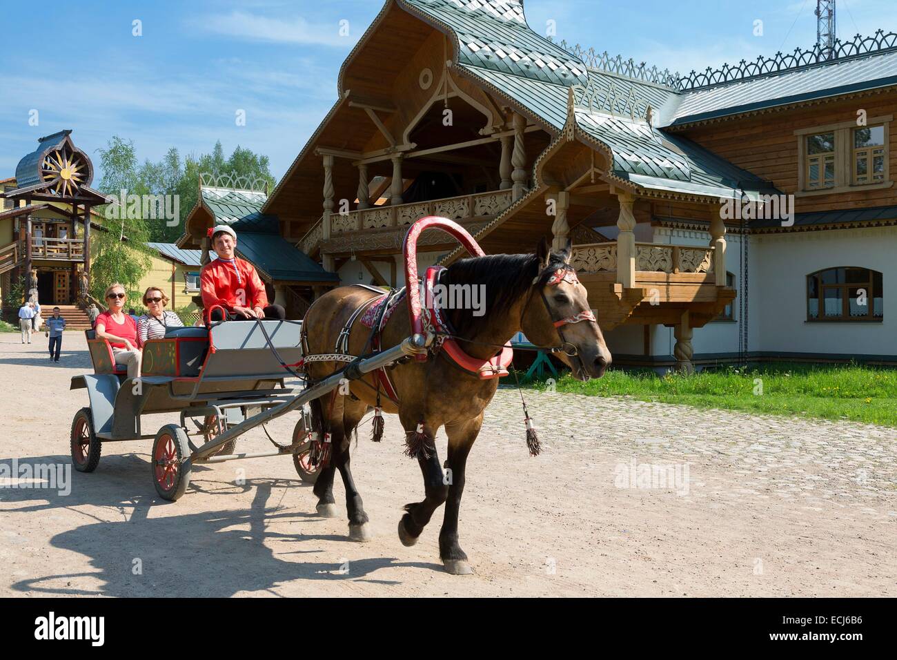 Russia, Verkhniye Mandrogi, un carro trainato da cavalli Foto Stock