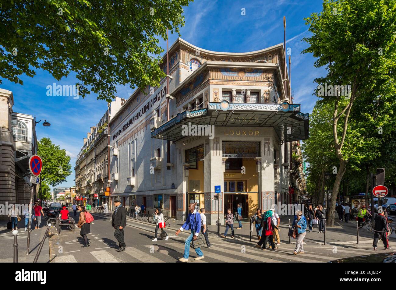 Francia, Parigi, Le Luxor movie theater con stile egiziano dall architetto Henri Zipcy, inaugurato il 6 ottobre 1921, ristrutturato nel mese di aprile 2013 Foto Stock