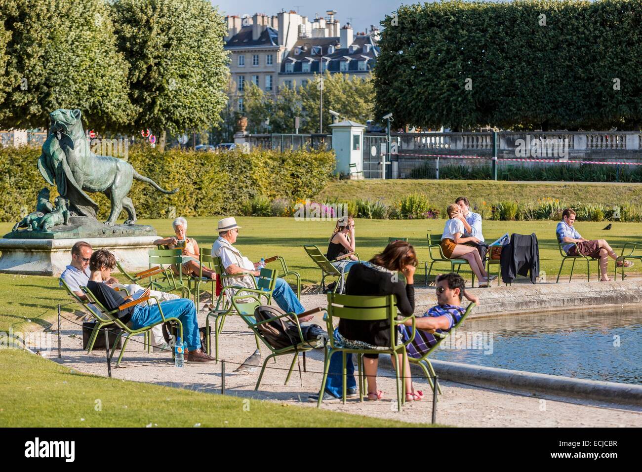 Francia, Parigi, zona elencata come patrimonio mondiale dall'UNESCO, i Giardini delle Tuileries, elencato come monumenti storici nel 1914, il bacino ottagonale Foto Stock