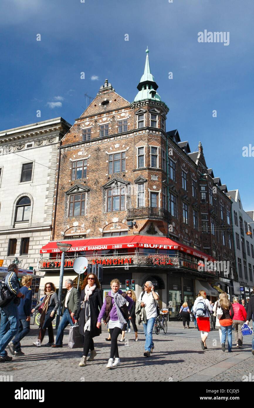 Danimarca, capitale (Hovedstaden), Copenhagen, Oestergade street, nei pressi del municipio (K°benhavns Rσdhus) Foto Stock