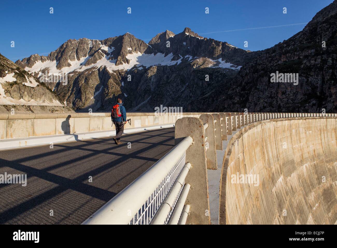 Francia, Hautes Pirenei, Neouvielle riserva, Cap de diga lunga Foto Stock