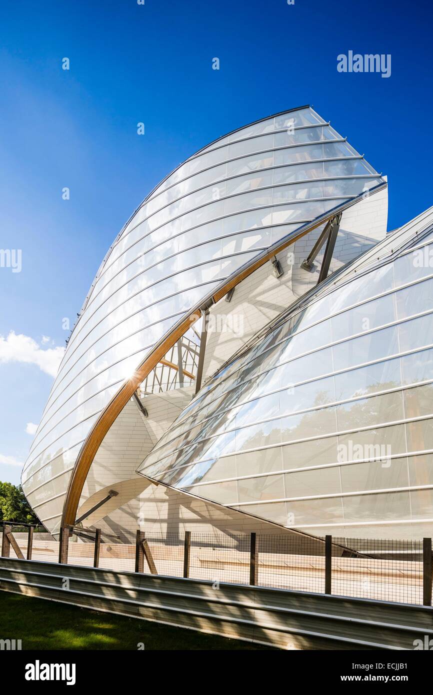 Francia, Parigi, Fondation Louis Vuitton dall architetto Franck Gehry Foto Stock