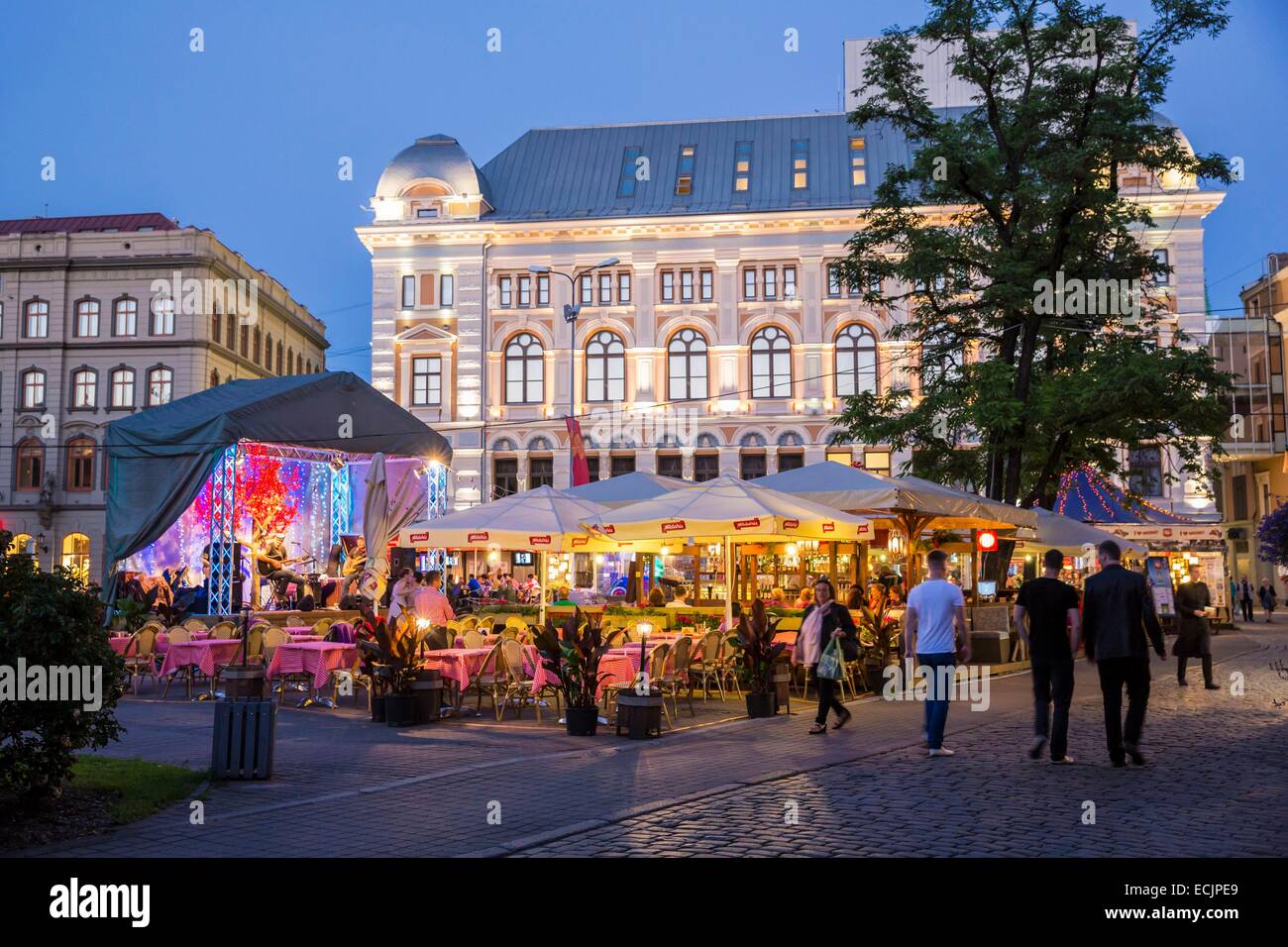 La lettonia (Paesi Baltici), Riga, capitale europea della cultura 2014, centro storico elencati come patrimonio mondiale dall' UNESCO, terrasses nel centro della città, Kalku street Foto Stock