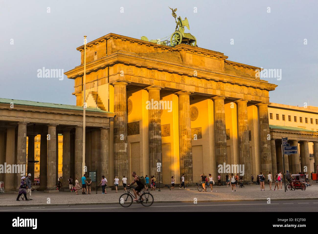 Germania Berlino Est, quartiere Mitte di Berlino, la Porta di Brandeburgo Foto Stock