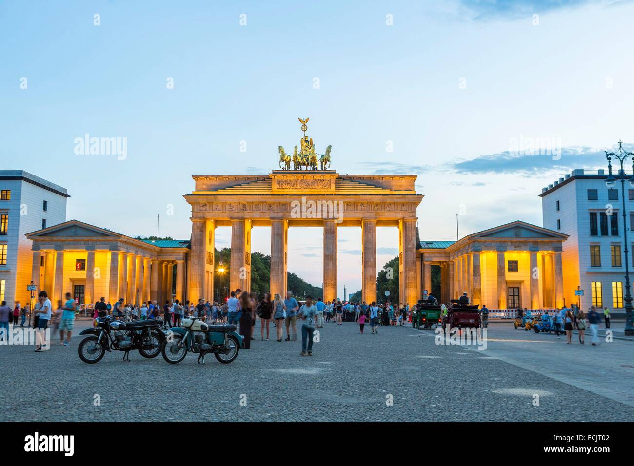 Germania Berlino Est, quartiere Mitte di Berlino, la Porta di Brandeburgo Foto Stock