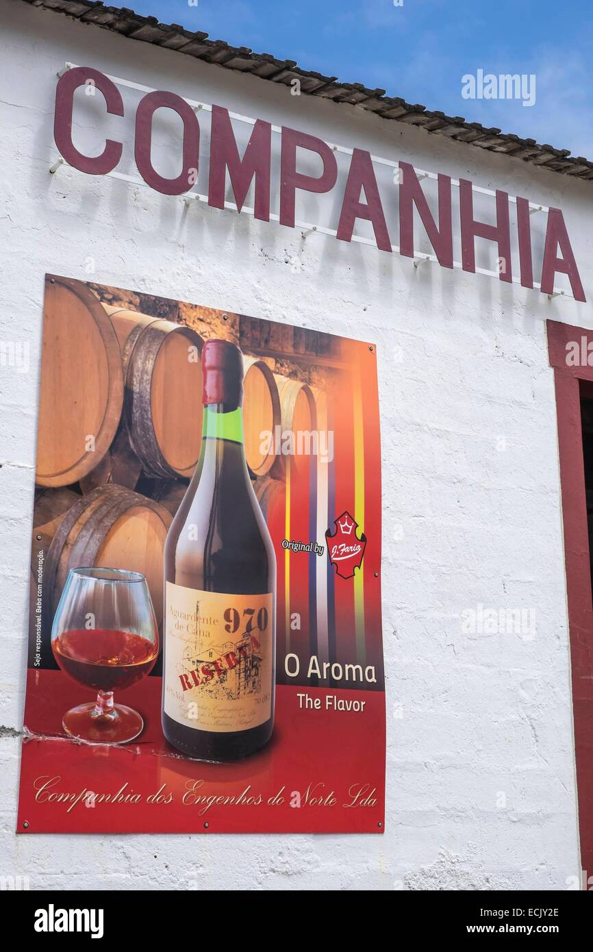 Il Portogallo, l'isola di Madeira e Porto da Cruz, il nord del mulino di zucchero (Companhia dos Engenhos do Norte), dal 1927, ora produce il brandy e miele Foto Stock