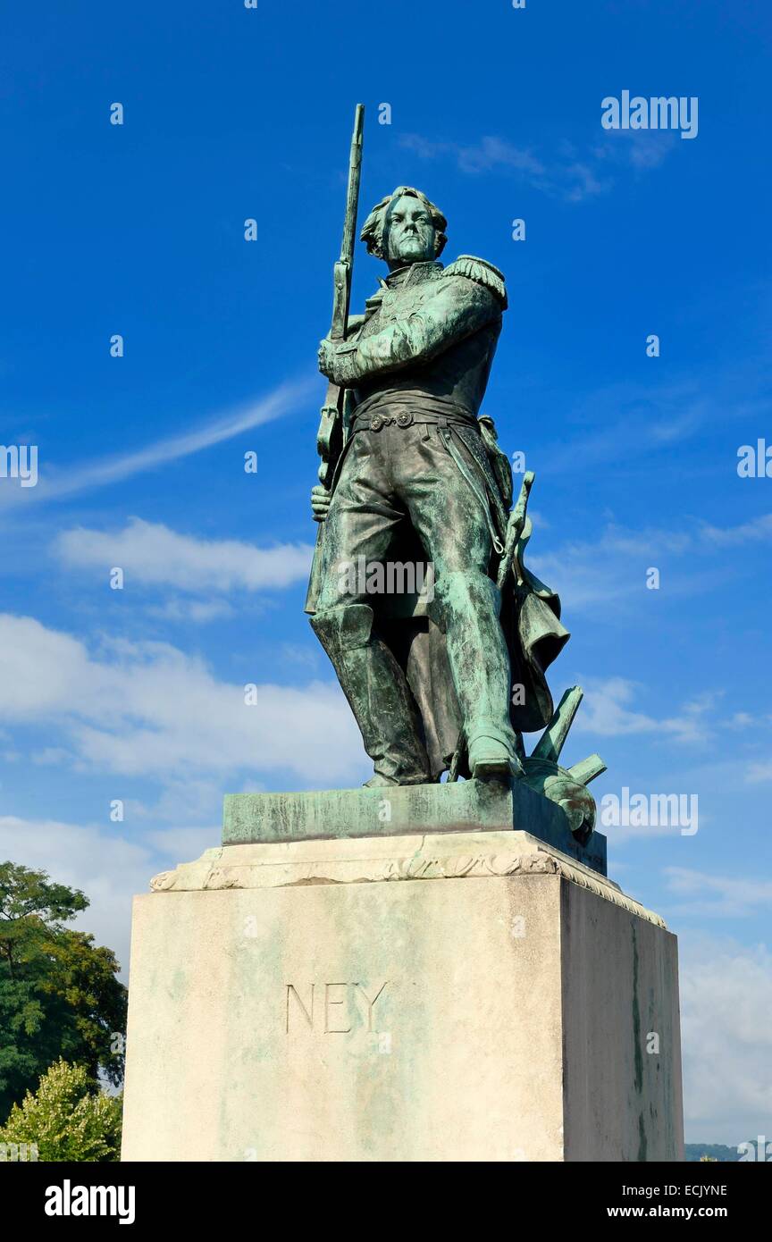 Francia, della Mosella, Metz, statua del Maresciallo Ney fedele dell'imperatore Napoleone I e nato in Lorena presso l'entrata dell'Esplanade Gardens Foto Stock