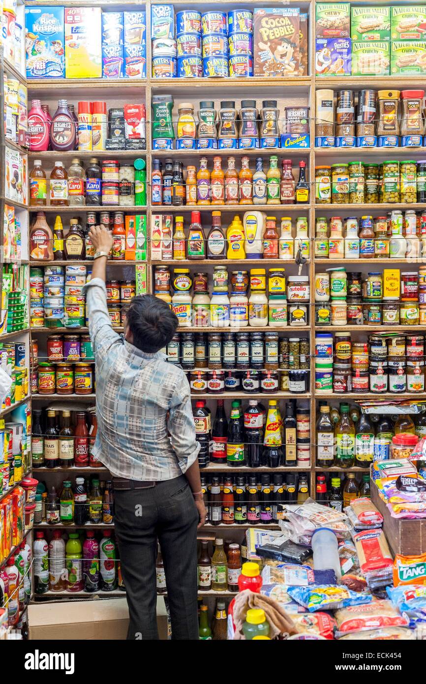 India, Nuova Delhi, INA (mercato indiano esercito nazionale di mercato), il mercato alimentare Foto Stock