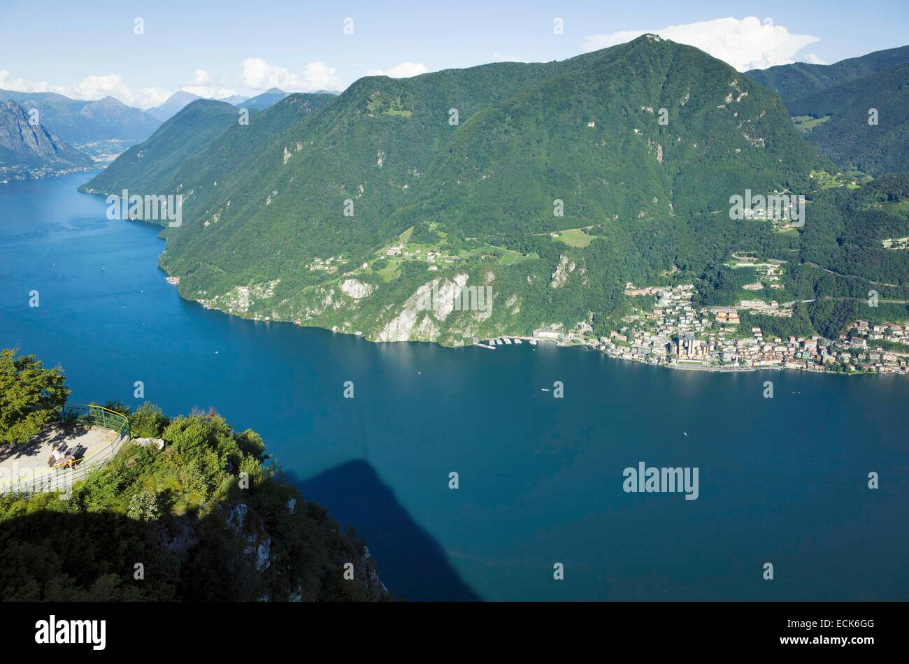La Svizzera del Canton Ticino, Lugano, monte San Salvatore offre un panorama unico sul lago e la città Foto Stock