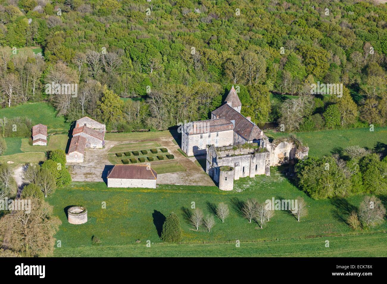 Francia, Vienne, Saint Martin l'Ars, la Reau abbey (vista aerea) Foto Stock