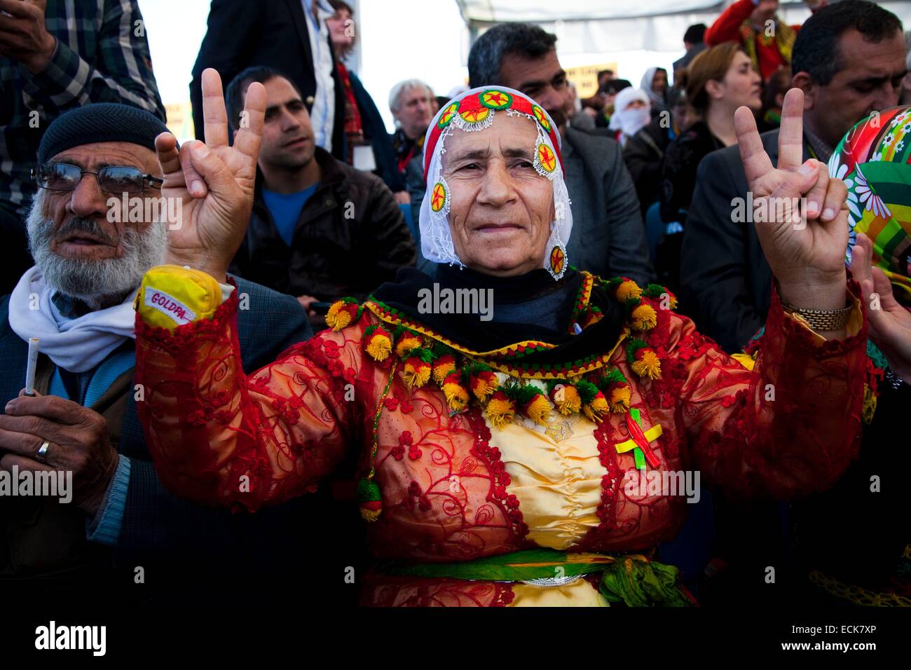 La Turchia, Sud Anatolia orientale, Kurdistan, Diyarbakir, Newroz curdo 2013 anno nuovo celebrando la molla Foto Stock