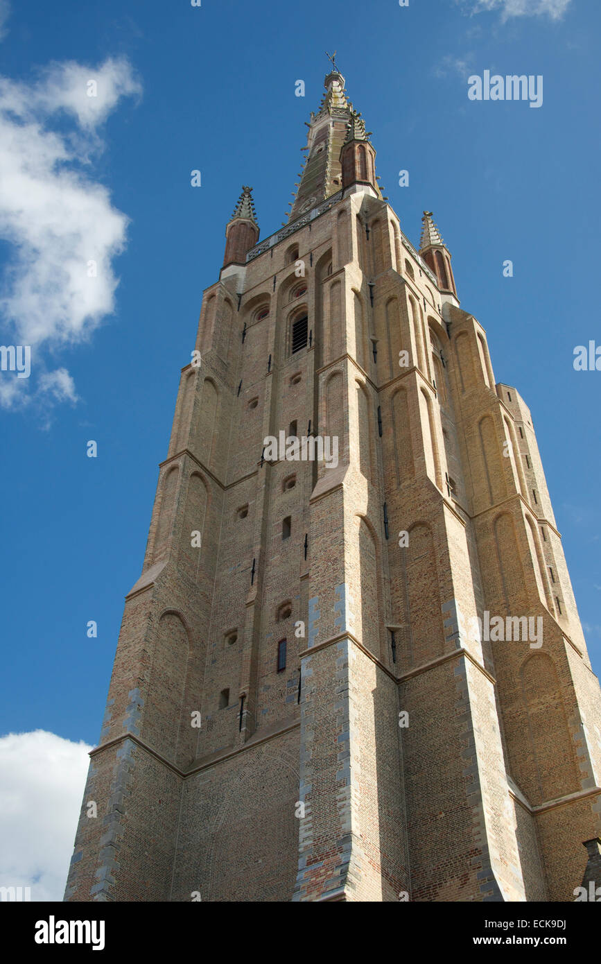 Il campanile della chiesa di Nostra Signora Bruges Belgio Foto Stock