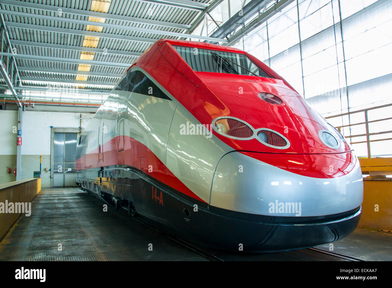 Nuovo treno rosso Foto Stock