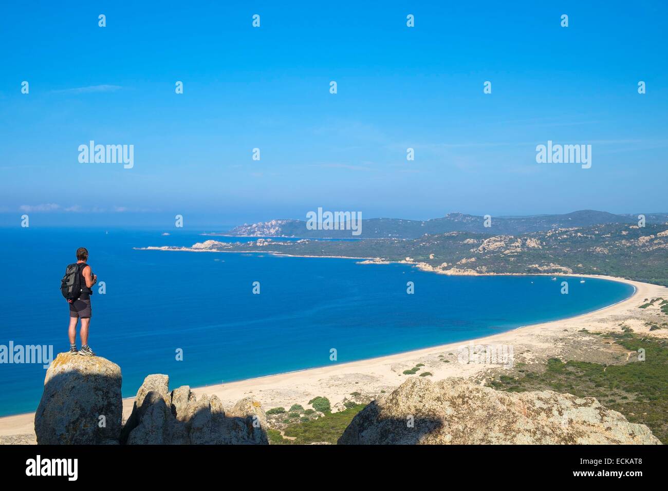 In Francia, in Corse-du-Sud, Roccapina sito naturale, vista panoramica dalla torre genovese sulla spiaggia di Erbaju Foto Stock