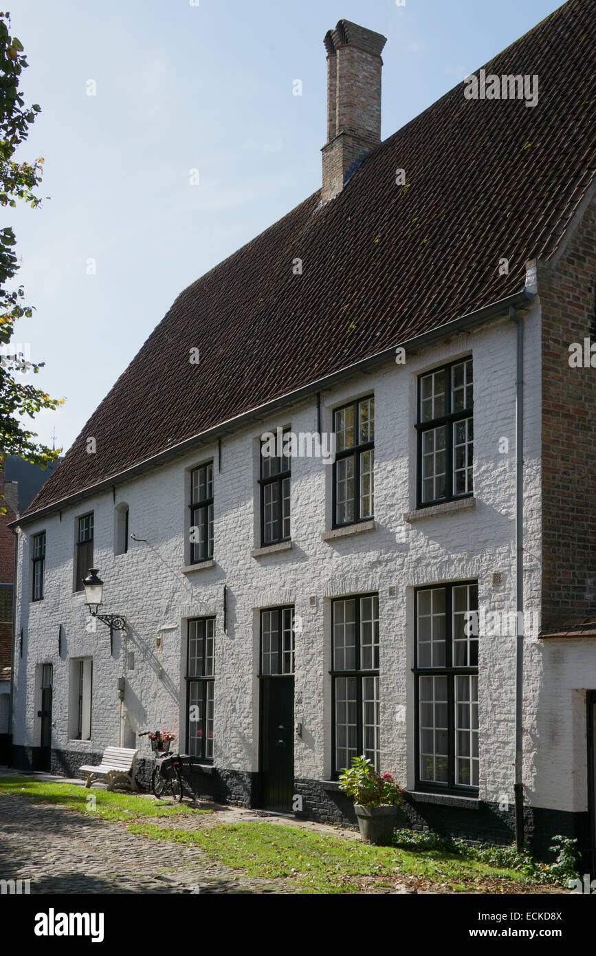 Casa bianca Begijnhof Bruges Belgio Foto Stock