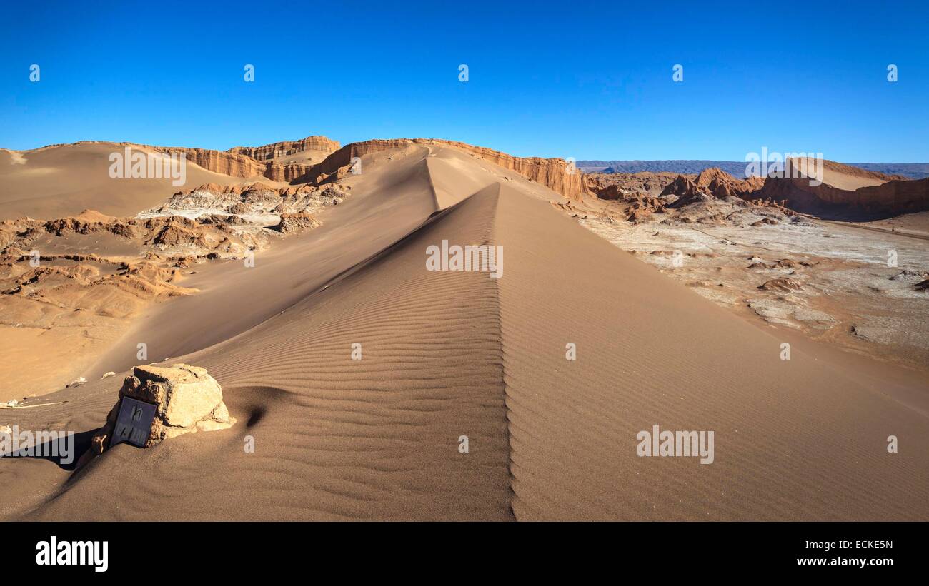 Il Cile, El Norte Grande, Regione di Antofagasta, Salar de Atacama, Valle de la Luna (a valle della luna), Vista dalla duna Sindaco Foto Stock