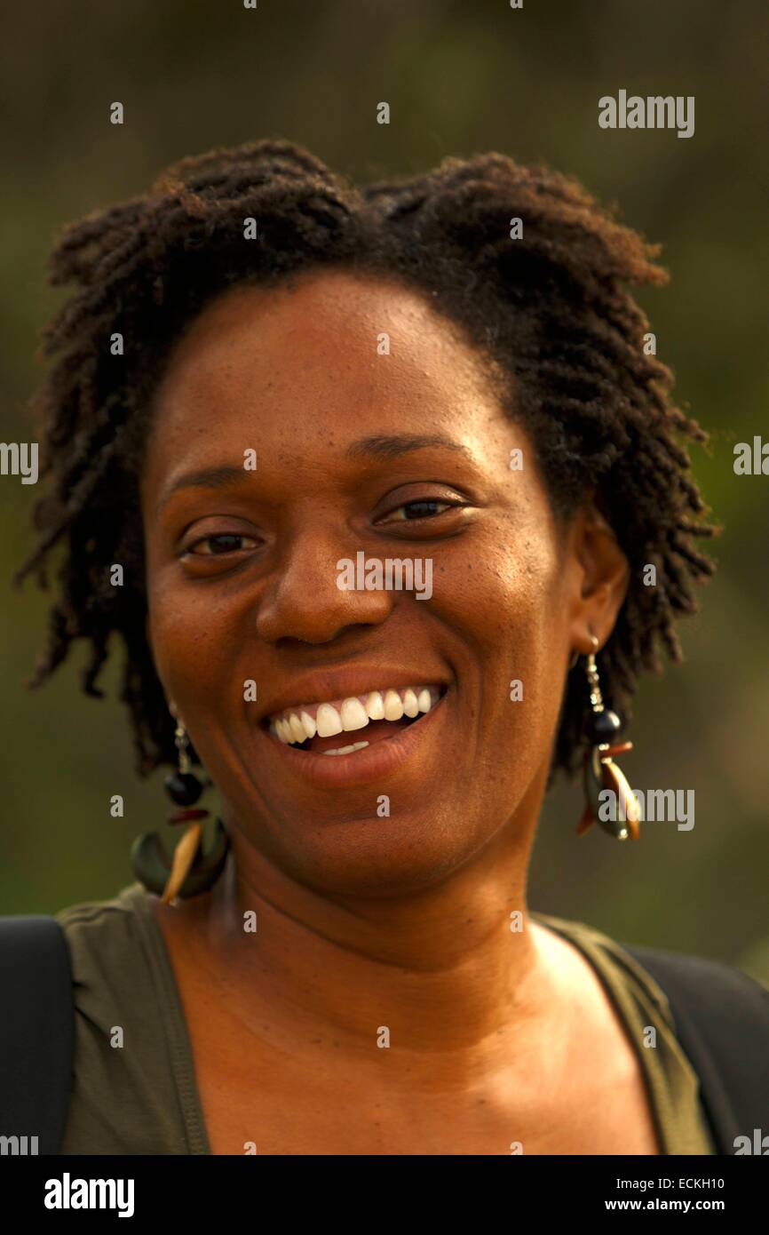 Reunion, Grand Anse, Petit Ile, ritratto di una giovane donna creola Foto Stock