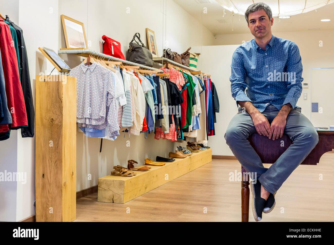 Isole Baleari Spagna, Mallorca, Palma de Mallorca, San Miguel Street  negozio Med venti creati da Lorenzo Fluxa (grande grand-figlio del  fondatore del locale di marca scarpe Camper Foto stock - Alamy