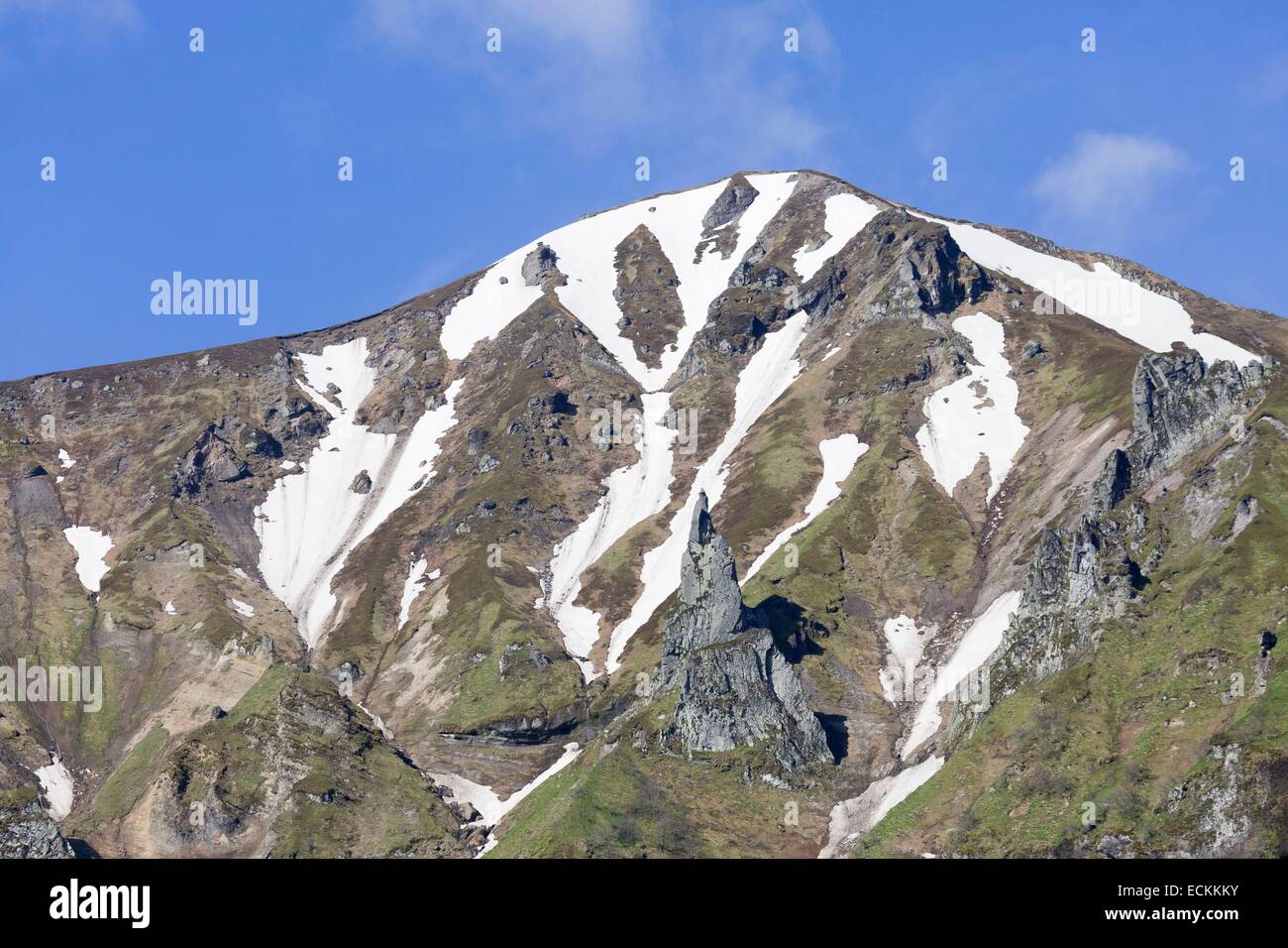 Francia, Puy de Dome, Parc naturel rΘgional des Volcans d'Auvergne, massiccio del Sancy, valle di Chaudefour, Puy Ferrand peak Foto Stock