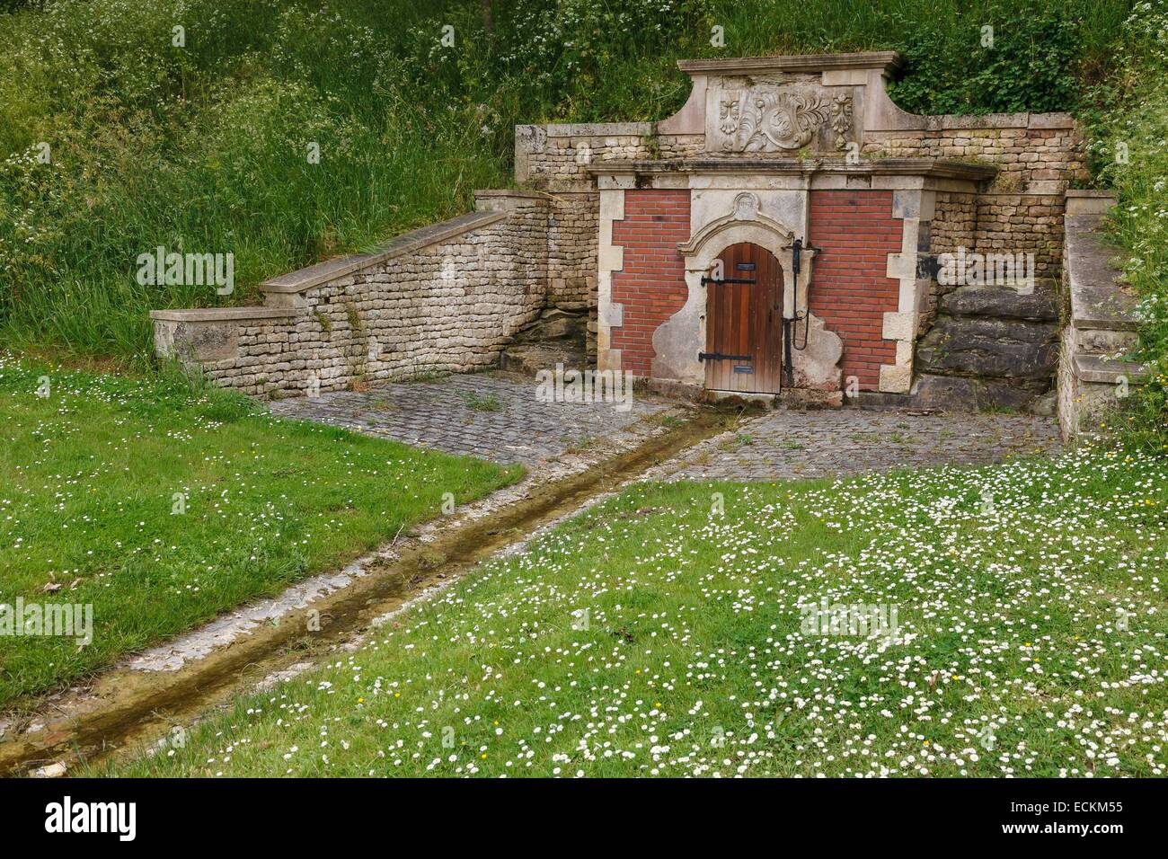 Francia, Vendee, Saint Michel en l'Herm, Saint Martin fontana Foto Stock