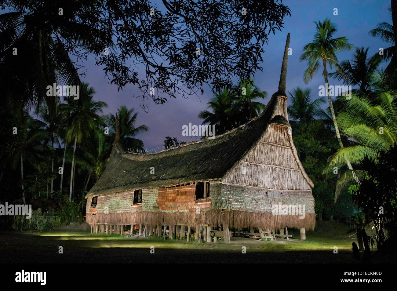 Papua Nuova Guinea, Est provincia Sepik, fiume Sepik regione, Palimbe village, spiriti house (Haustambaran) chiamato Paiembit Foto Stock